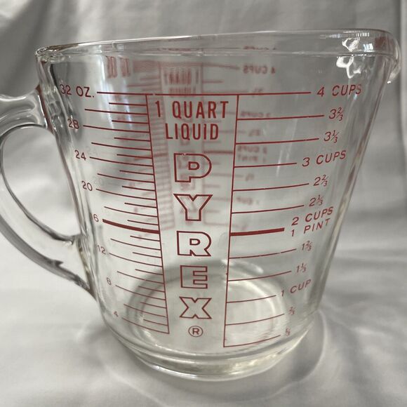 Vintage Pyrex #532 D Handle 4-Cup 1-Quart Red Lettering Glass Measuring Cup USA - Picture 3 of 10